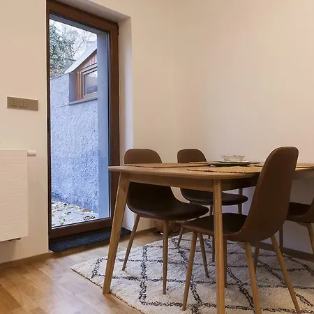 Expat House Apartmán *