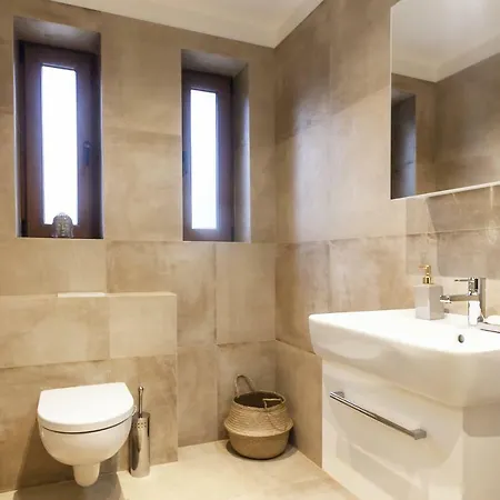 דירה Expat House