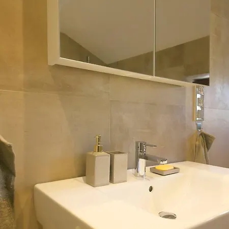 Expat House דירה