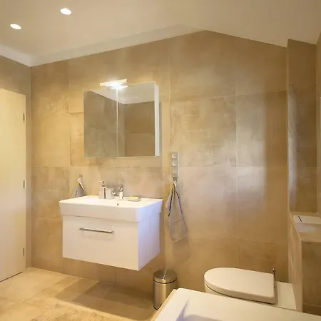 Expat House דירה