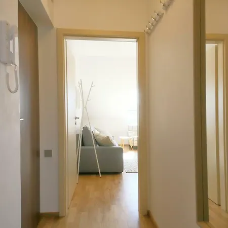 Expat House *