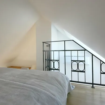 Expat House * Πράγα