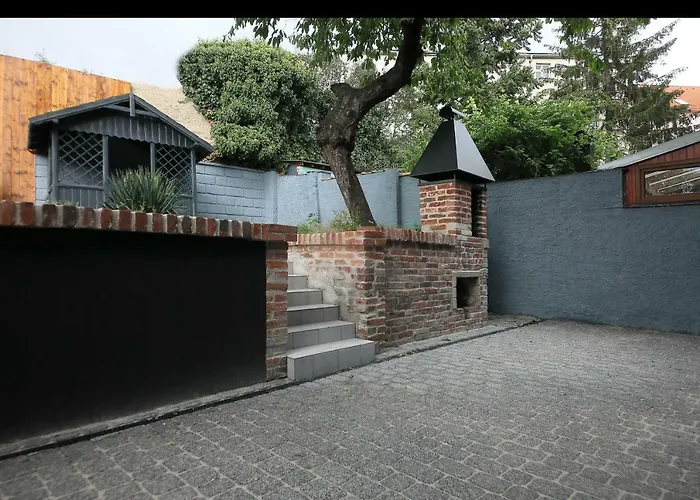 Expat House Apartment