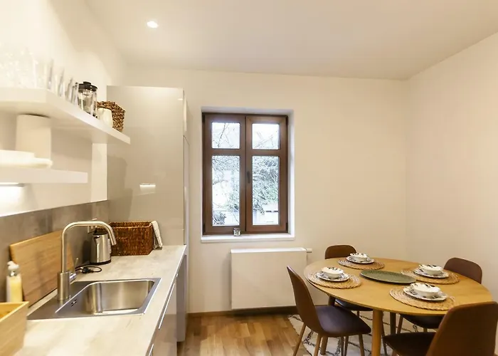Expat House * 프라하