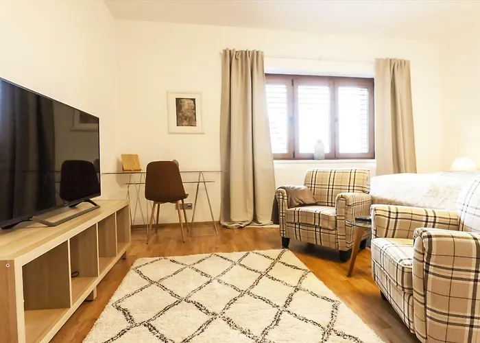 Expat House * Prag