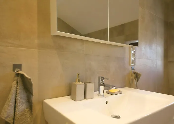 Expat House Apartment