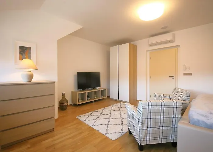 Expat House * Praha