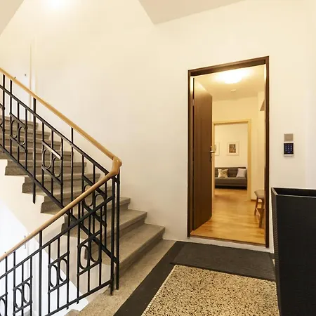 Expat House *