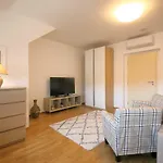 Expat House * פראג